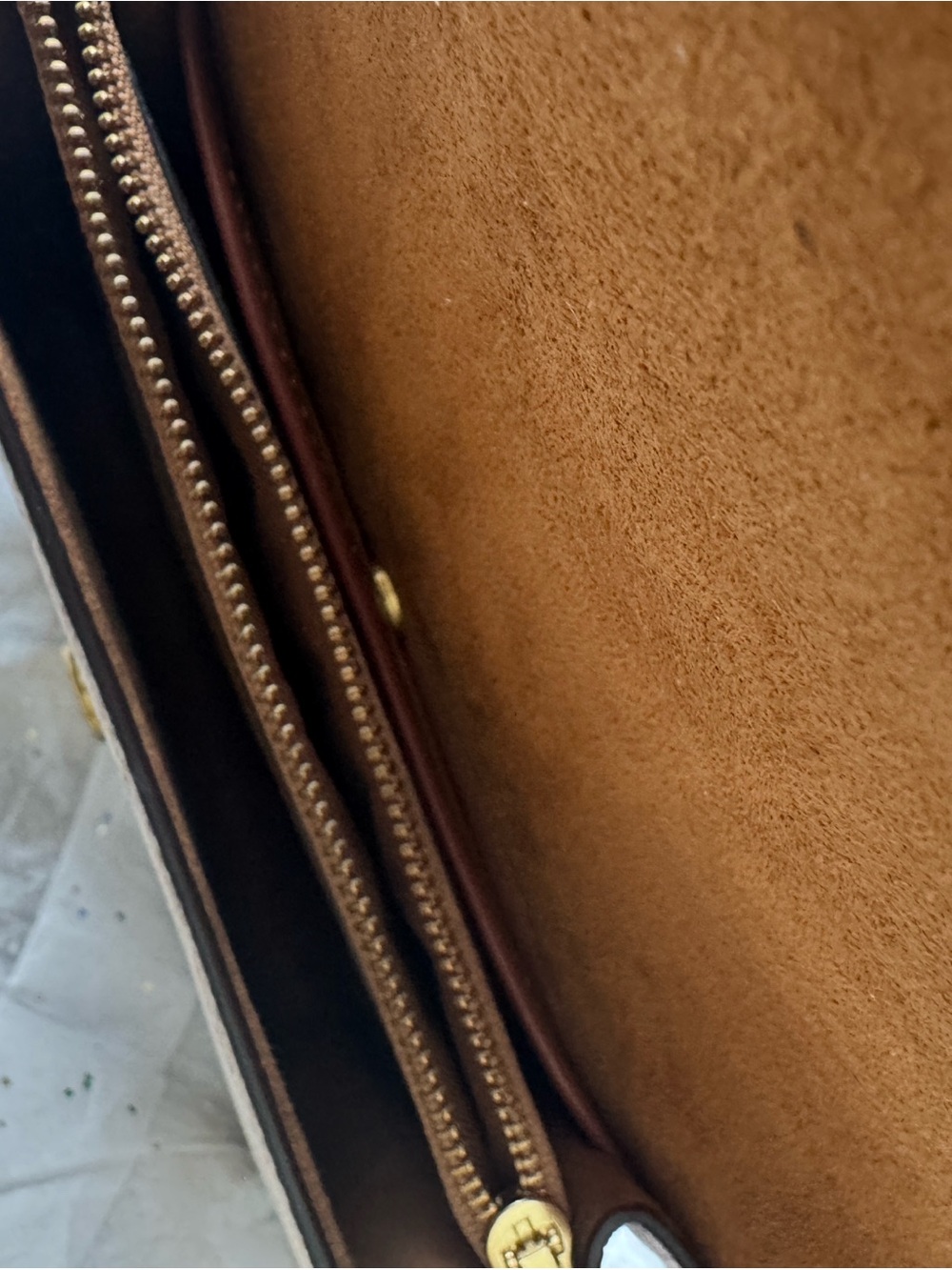 Coach Beat Cream and Gold Carriage Bag - Picture 11 of 14